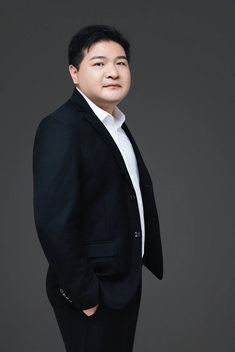 黄翁博